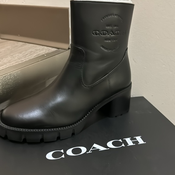 Brandnew Coach Corinna Leather Bootie - Picture 2 of 6